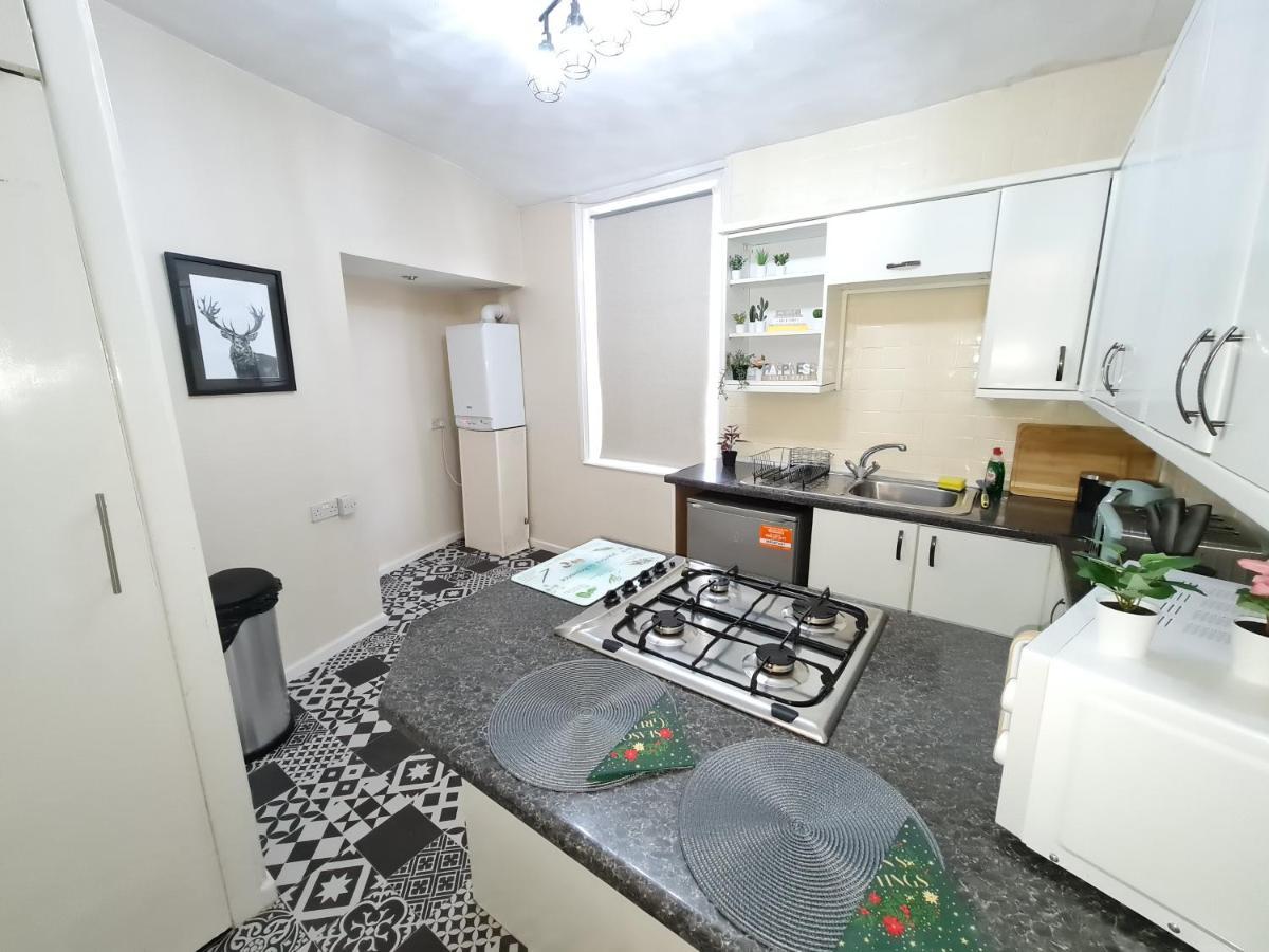 Ferienwohnung Large 3 Bed Flat, Free Parking Newcastle upon Tyne Exterior foto